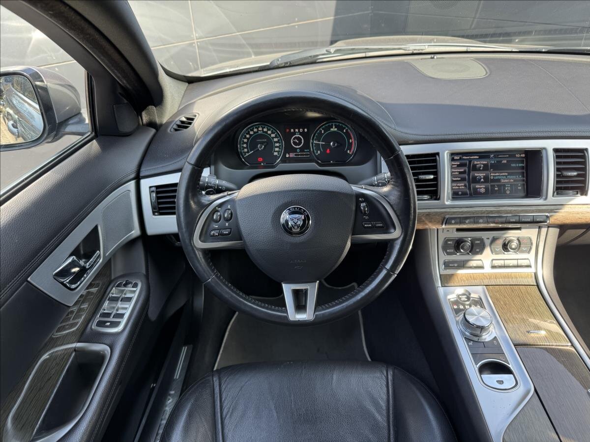 Jaguar XF Kombi 2,2 l 120 kw