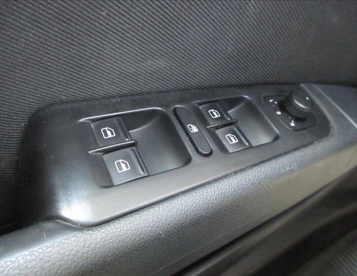 Škoda Superb Sedan / Limuzína 2,0 l 103 kw