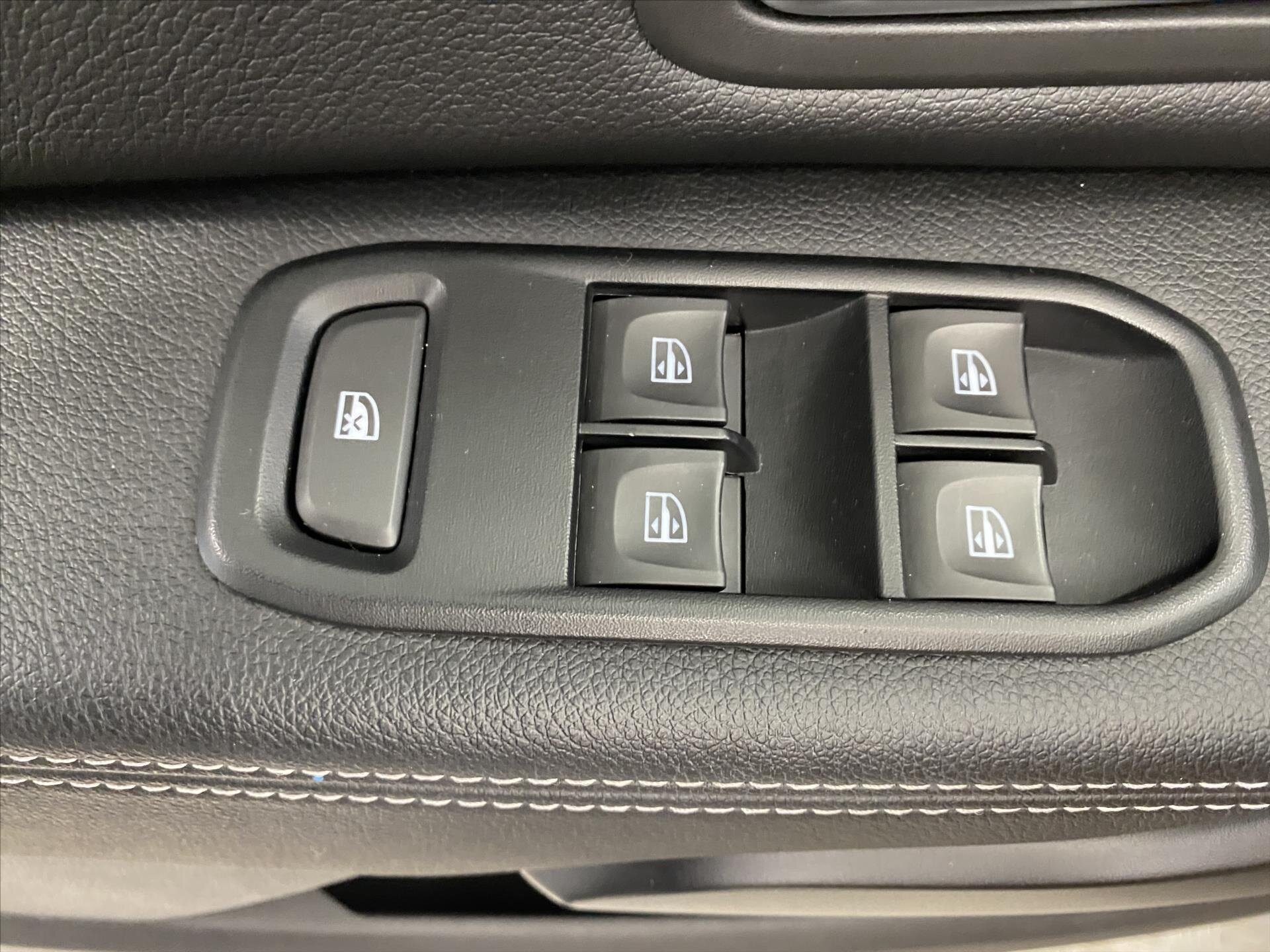 Dacia Duster SUV 999,0 74 kw