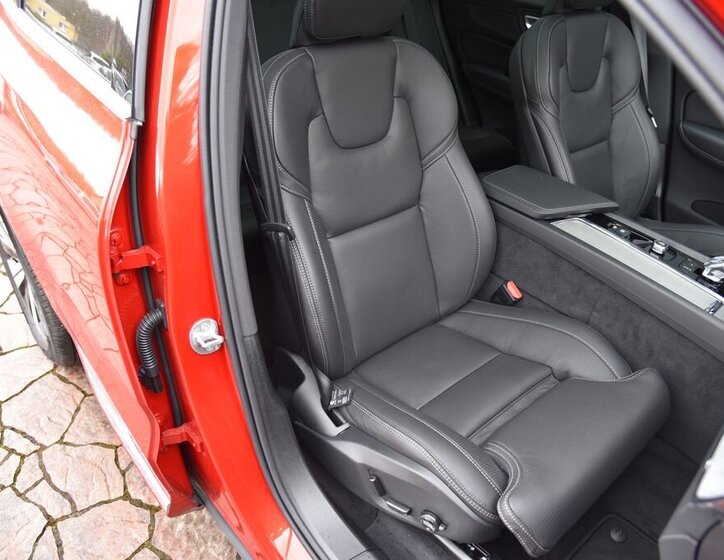 Volvo XC60 SUV / Terénní 2,0 l 186 kw