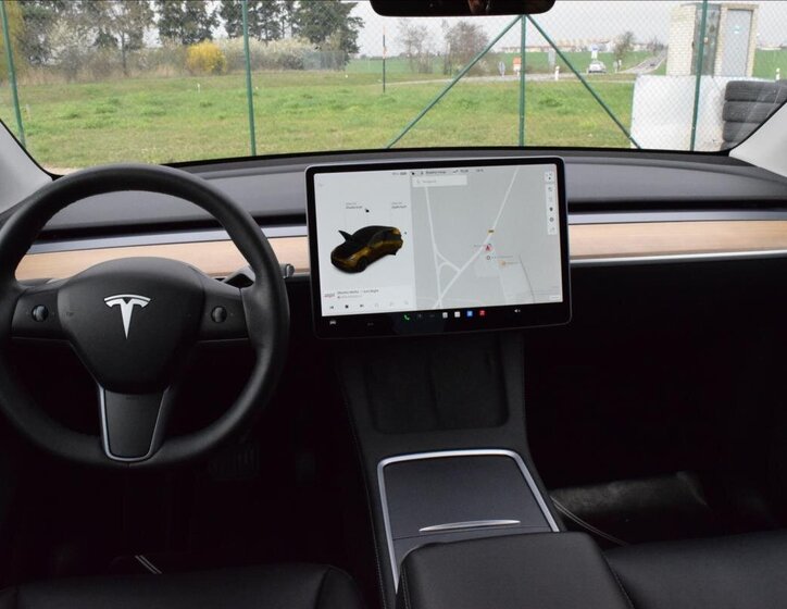 Tesla Model Y SUV / Terénní 0,0 378 kw
