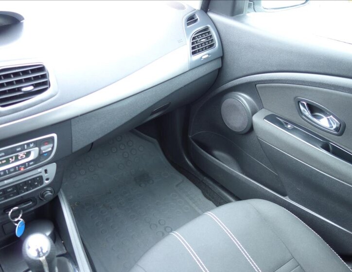 Renault Fluence Sedan / Limuzína 1,6 l 82 kw