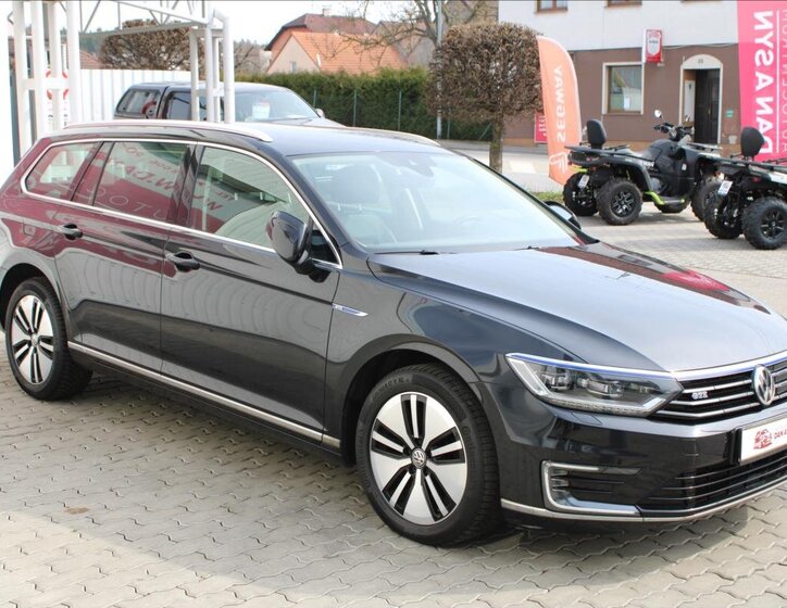 Volkswagen Passat Sedan / Limuzína 1,4 l 115 kw