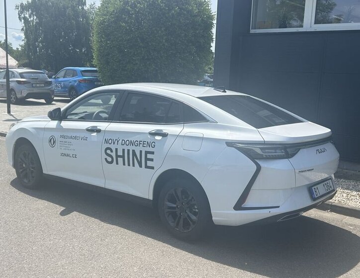 Dongfeng Ostatní Sedan / Limuzína 1,5 l 86 kw