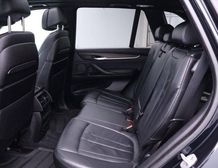 BMW X5 SUV / Terénní 3,0 l 230 kw