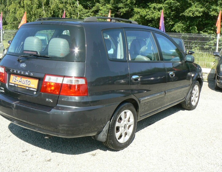 KIA Carens 4