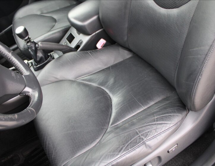 Toyota RAV4 SUV 2,2 l 100 kw