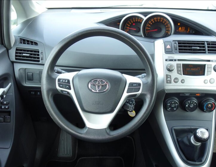 Toyota Verso MPV 1,6 l 97 kw