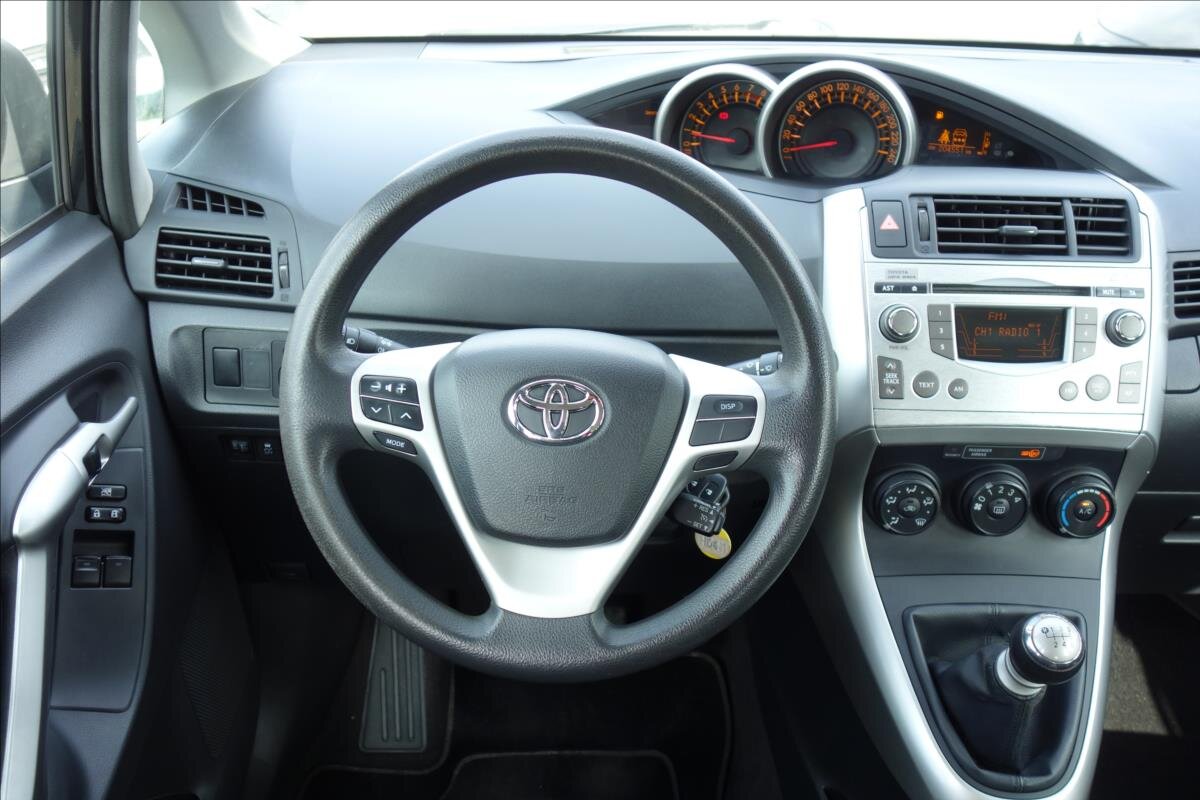 Toyota Verso MPV 1,6 l 97 kw