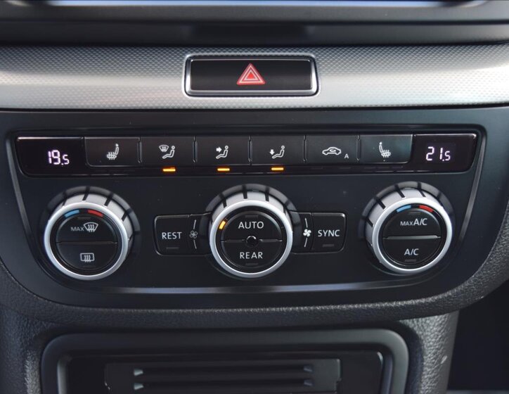 Volkswagen Sharan MPV 2,0 l 103 kw