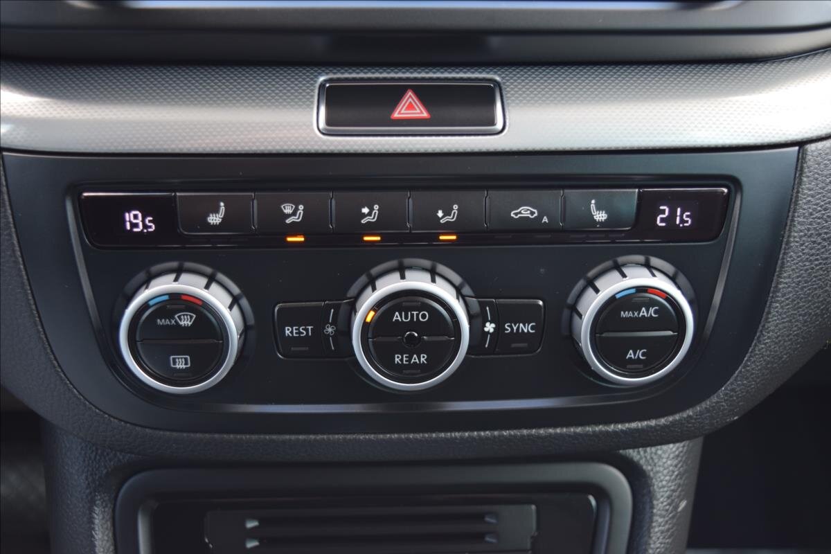 Volkswagen Sharan MPV 2,0 l 103 kw