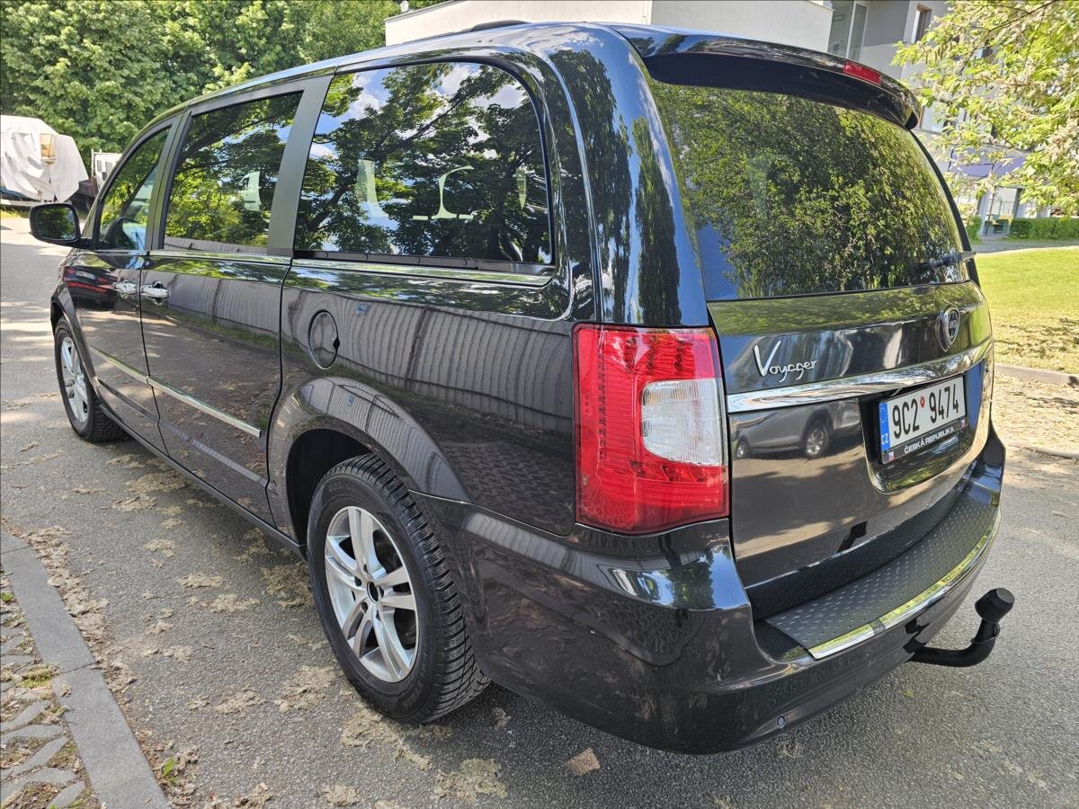 Lancia Voyager MPV 2,8 l 130 kw