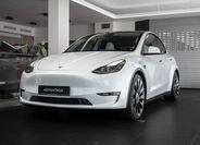 Tesla Model Y 1