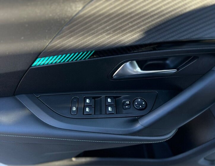 Peugeot 2008 SUV 1,2 l 74 kw