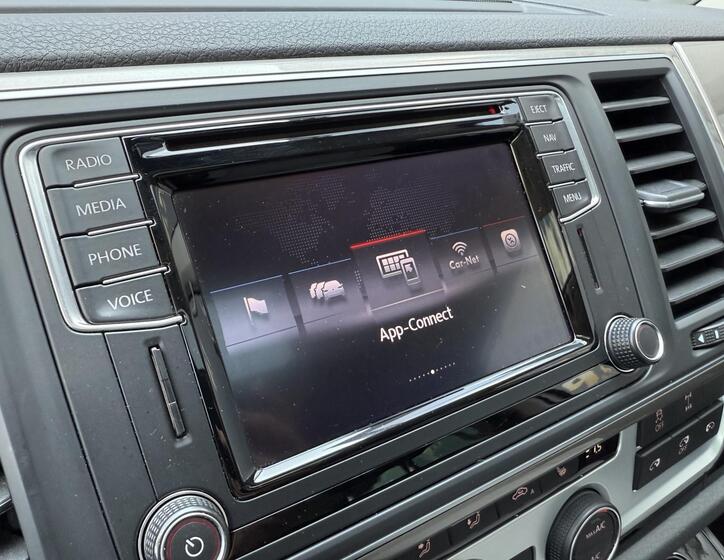 Volkswagen Multivan 29