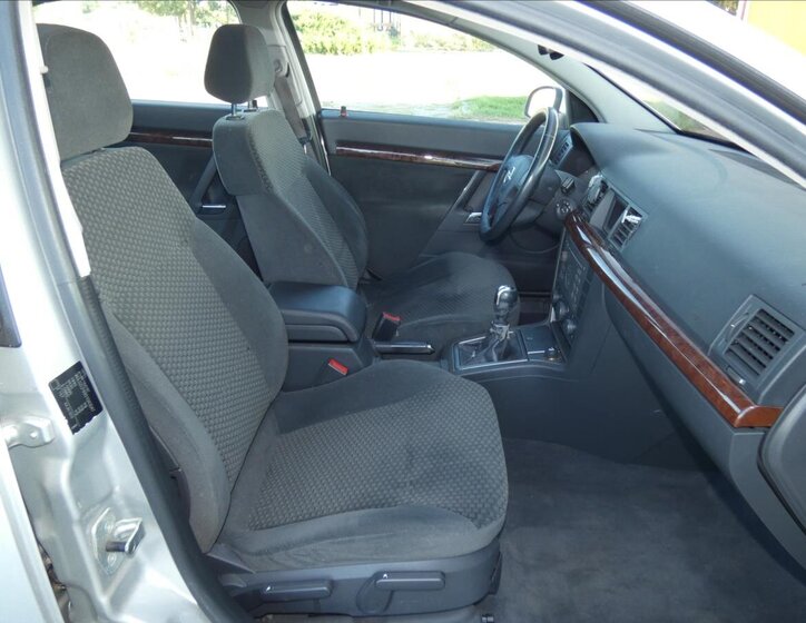 Opel Vectra Sedan 2,2 l 108 kw