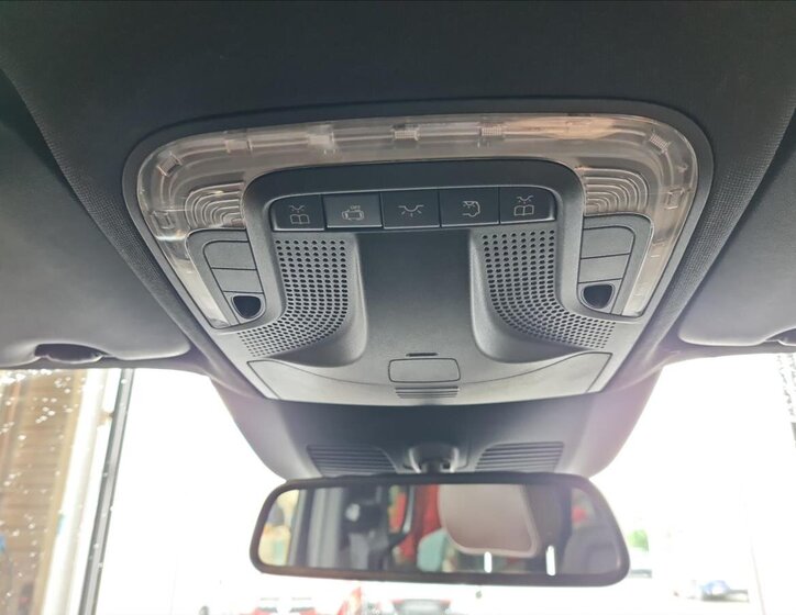 Mercedes-Benz Třídy V MPV 2,1 l 140 kw