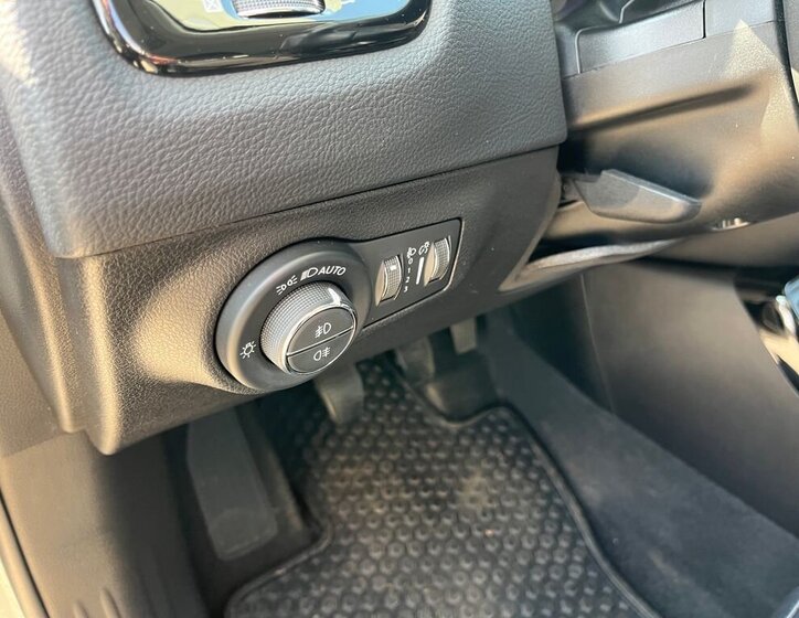 Jeep Compass SUV / Terénní 1,3 l 96 kw