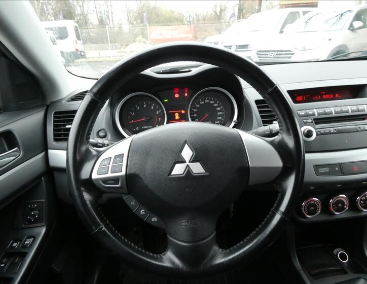 Mitsubishi Lancer 25