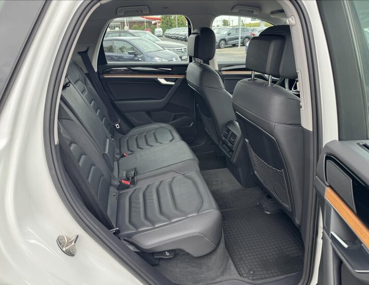 Volkswagen Touareg SUV / Terénní 3,0 l 170 kw