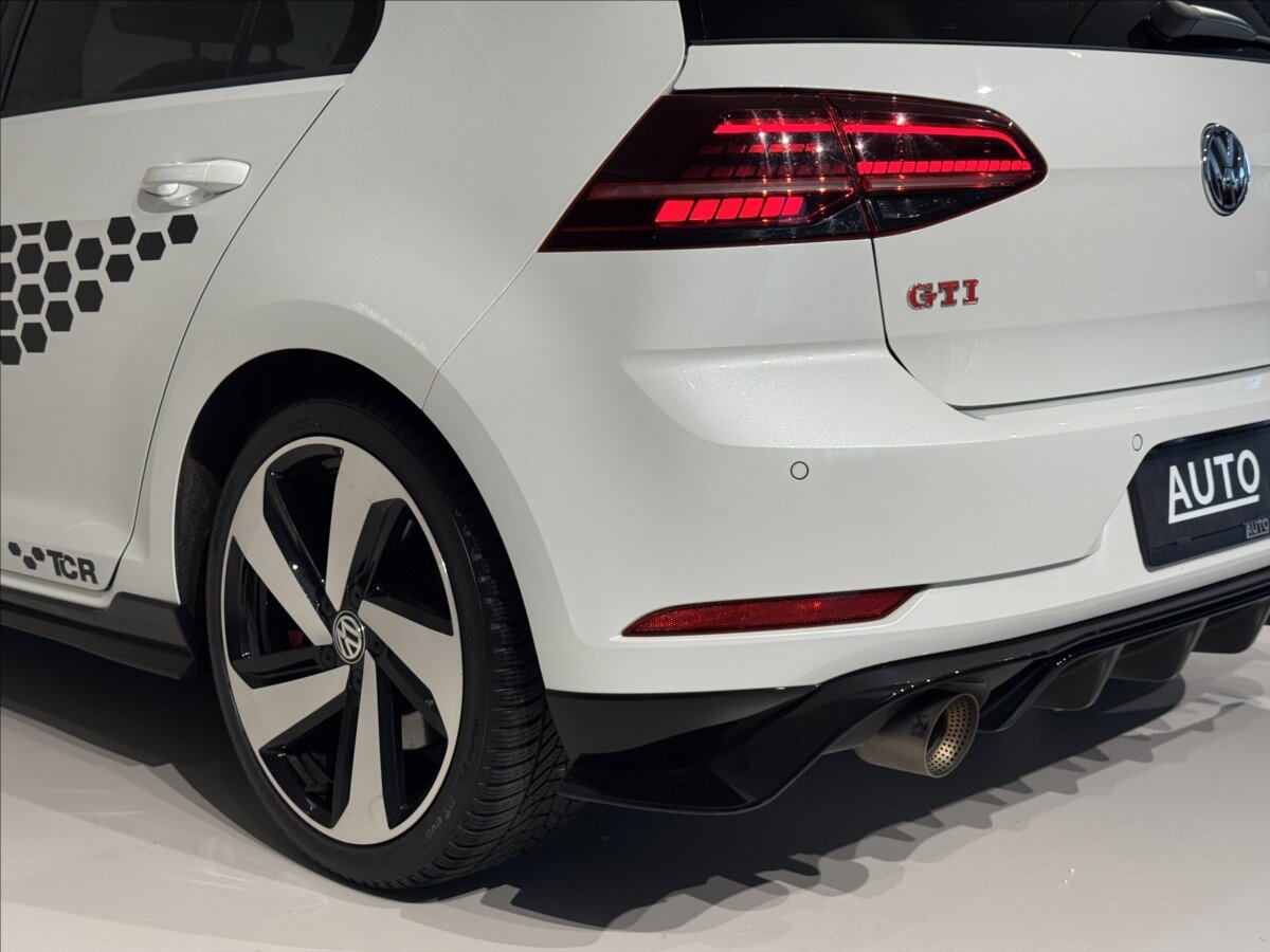 Volkswagen Golf Hatchback 2,0 l 213 kw