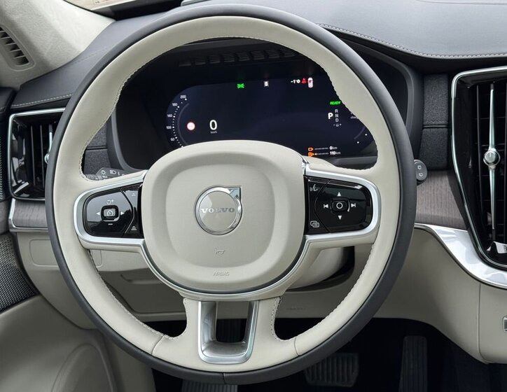 Volvo XC90 SUV / Terénní 2,0 l 184 kw