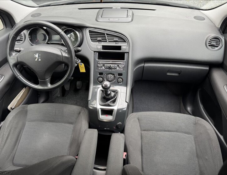 Peugeot 5008 Kombi 2,0 l 110 kw