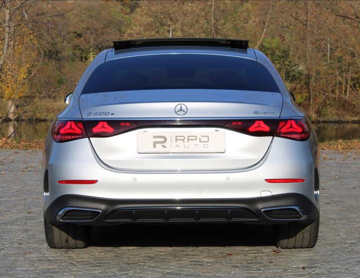 Mercedes-Benz Třídy E 9