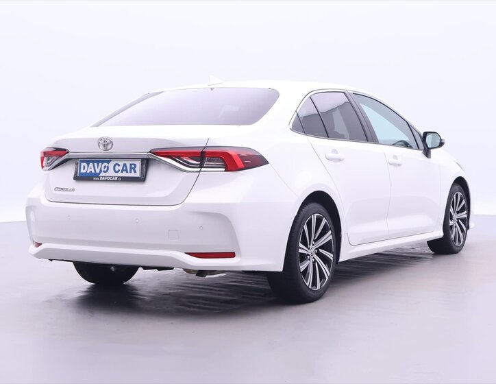 Toyota Corolla Sedan 1,5 l 92 kw