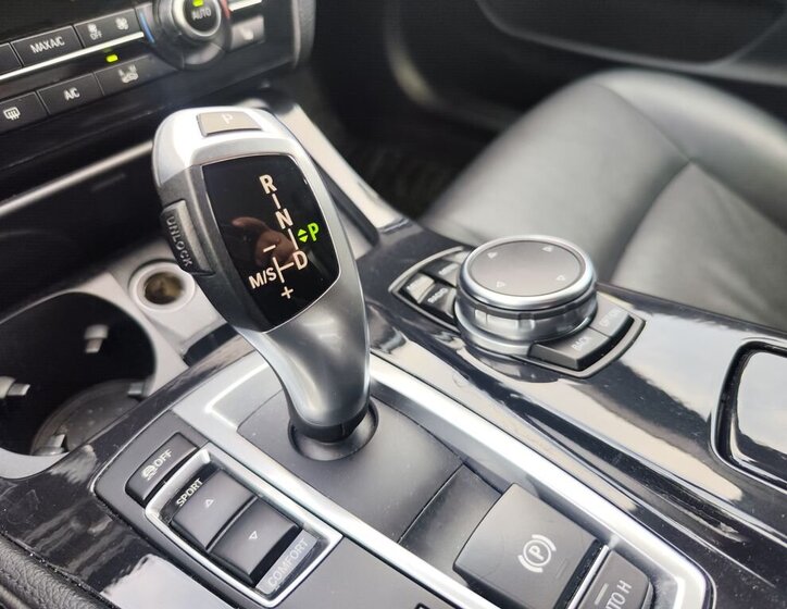 BMW Řada 5 Sedan / Limuzína 2,0 l 140 kw