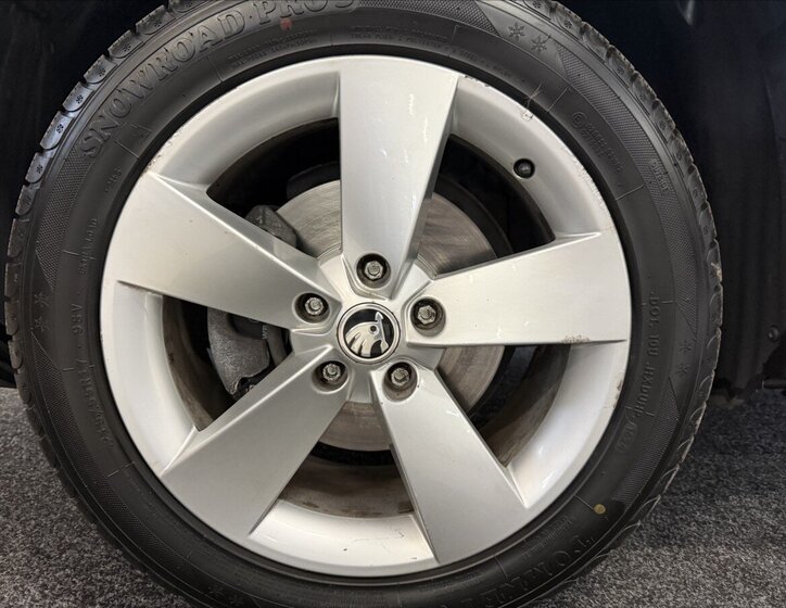 Škoda Karoq SUV / Terénní 1,6 l 85 kw