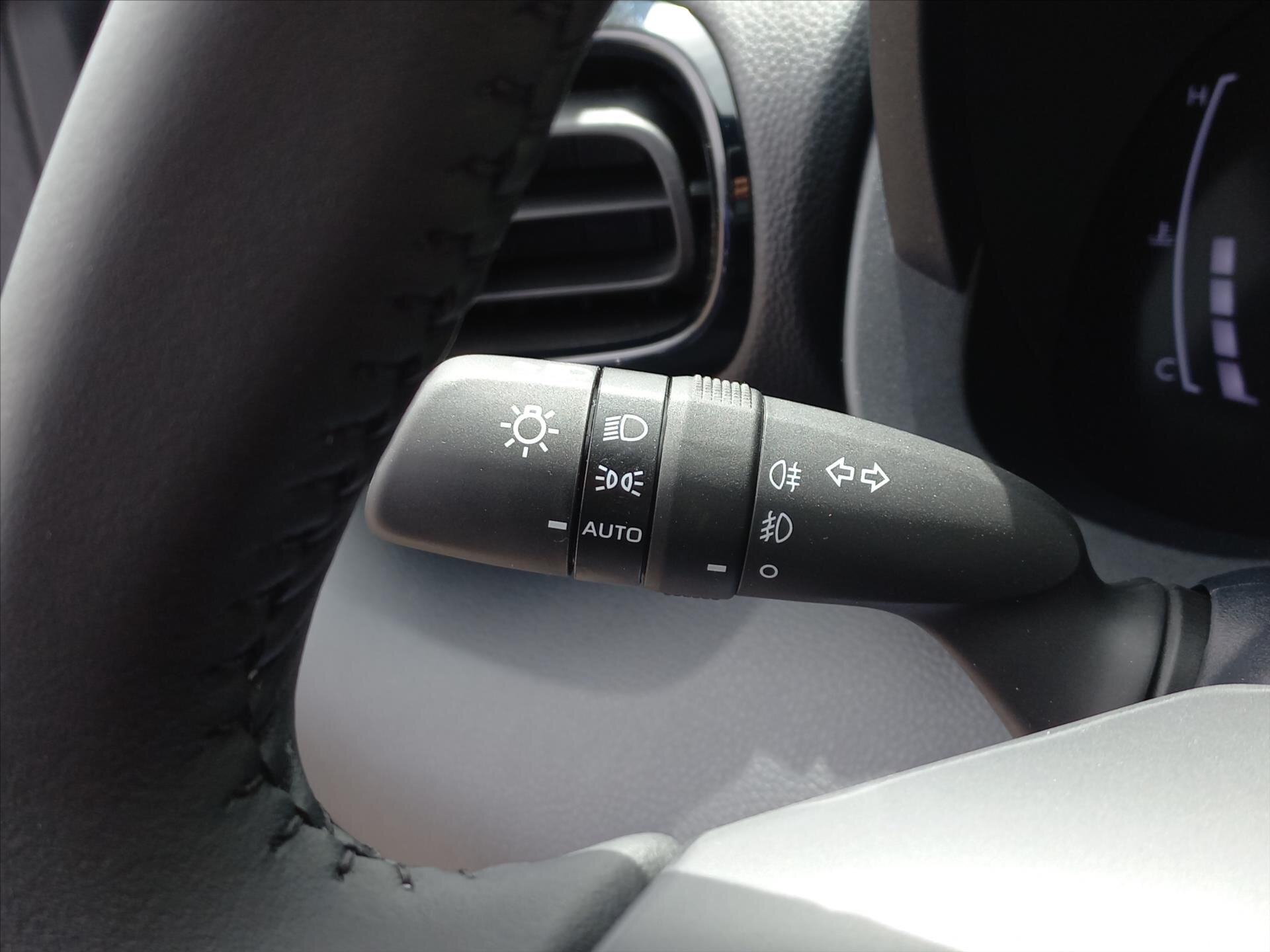 Toyota Yaris Cross CUV / Crossover 1,5 l 68 kw