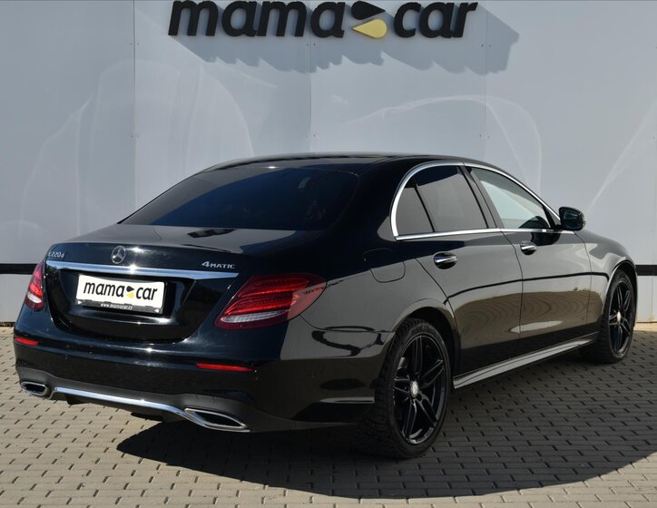 Mercedes-Benz Třídy E Sedan / Limuzína 2,0 l 143 kw