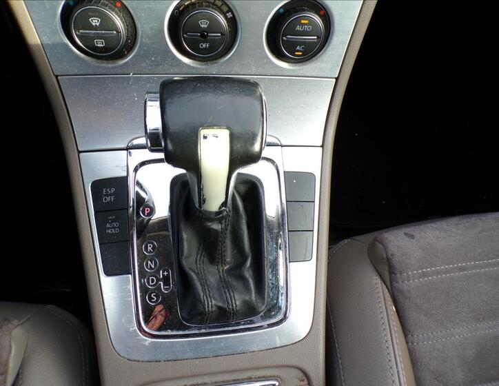 Volkswagen Passat 10