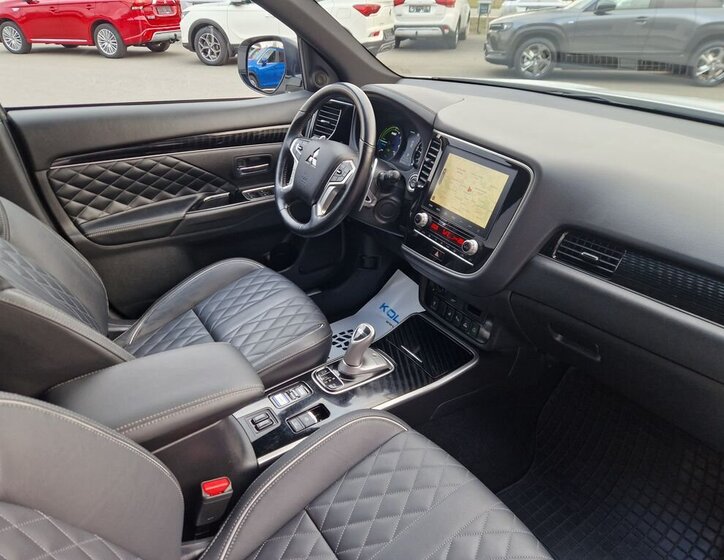 Mitsubishi Outlander SUV / Terénní 2,4 l 165 kw