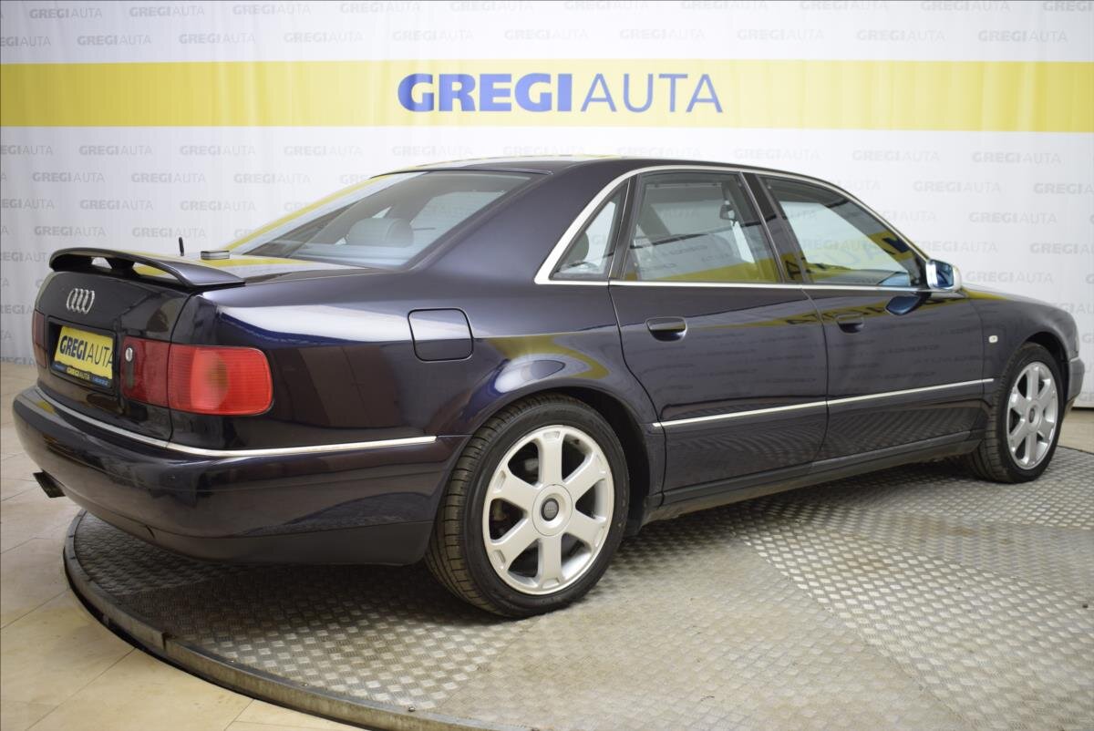 Audi S8 Sedan 4,2 l 265 kw