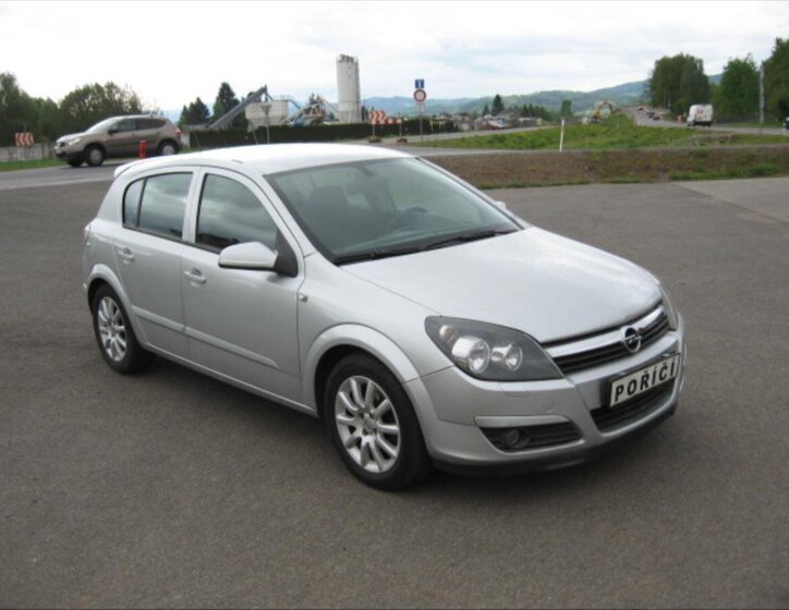 Opel Astra Hatchback 1,6 l 77 kw