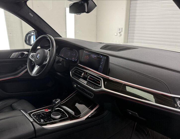 BMW X7 Kombi 3,0 l 250 kw