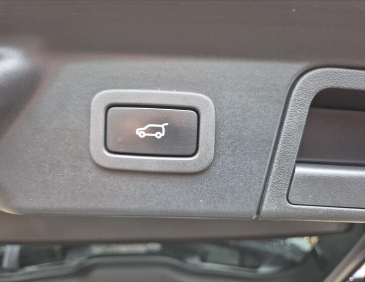 Land Rover Range Rover Velar SUV 3,0 l 221 kw