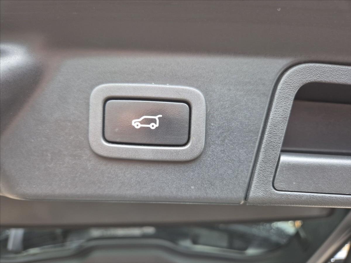 Land Rover Range Rover Velar SUV 3,0 l 221 kw