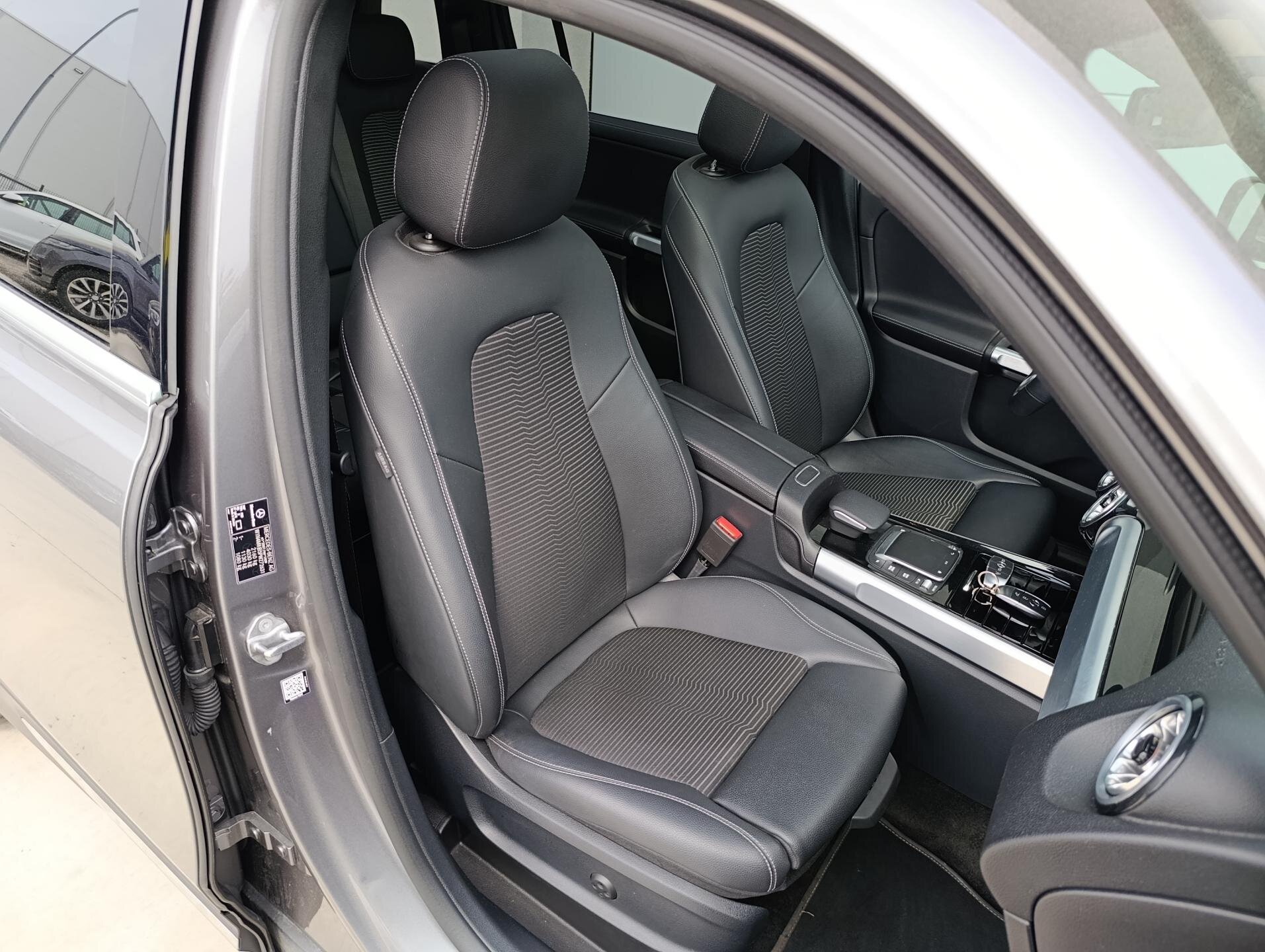 Mercedes-Benz GLB SUV / Terénní 1,3 l 120 kw