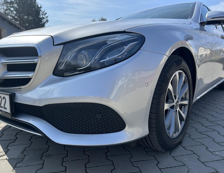 Mercedes-Benz Třídy E Sedan / Limuzína 3,0 l 190 kw