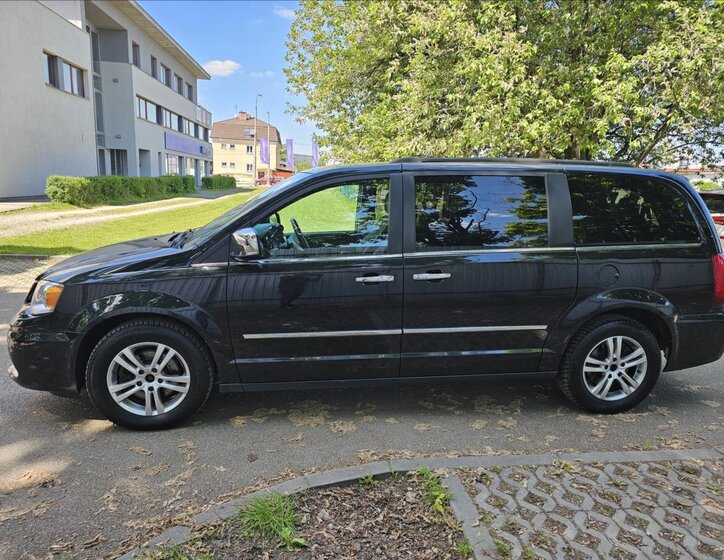 Lancia Voyager MPV 2,8 l 130 kw