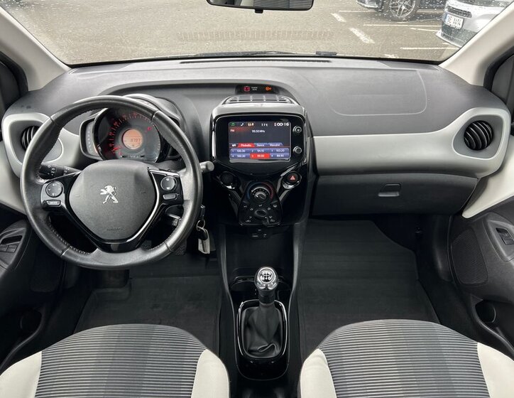 Peugeot 108 Hatchback 1,2 l 60 kw