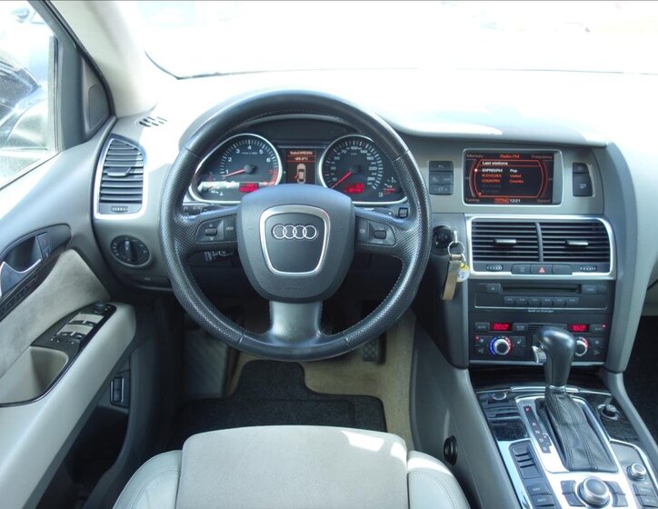 Audi Q7 SUV / Terénní 4,2 l 257 kw