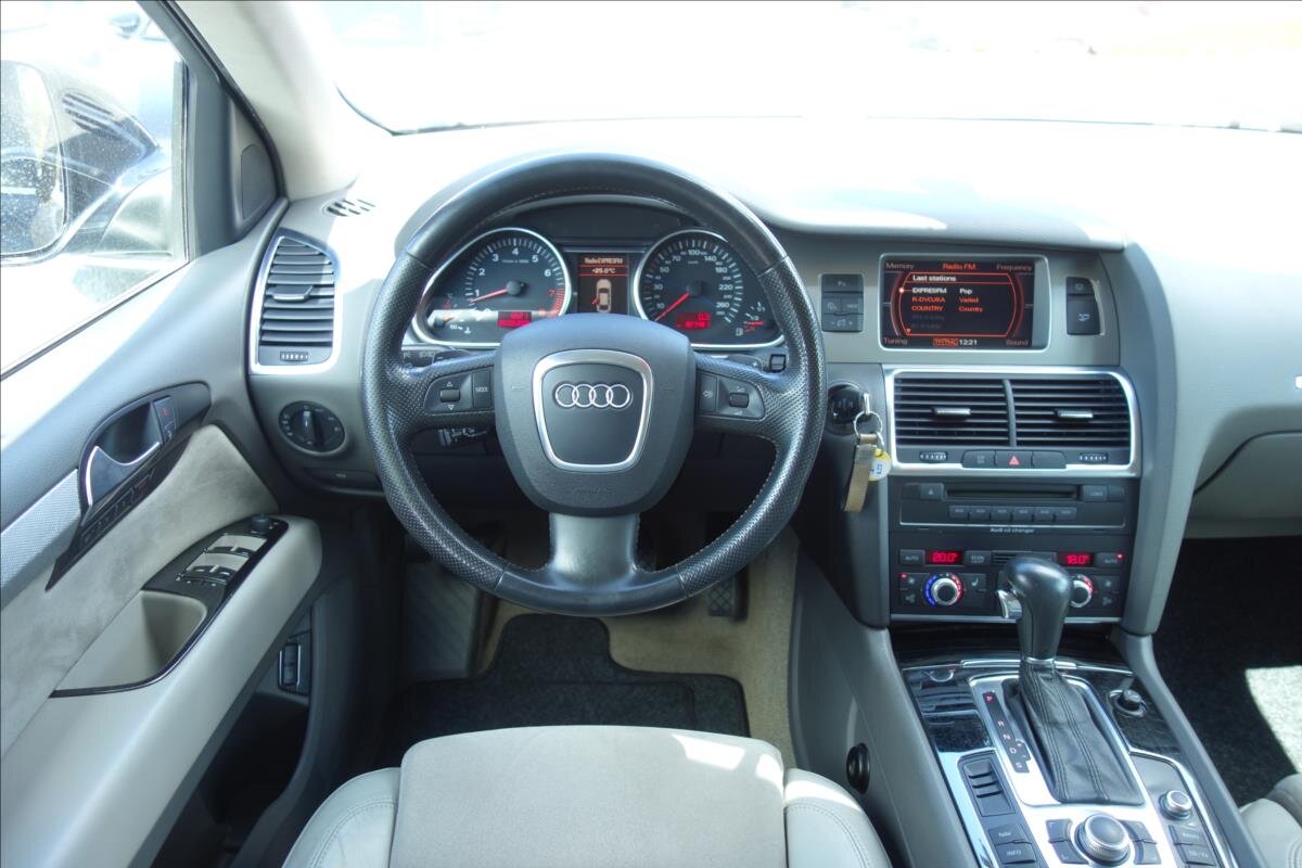 Audi Q7 SUV / Terénní 4,2 l 257 kw