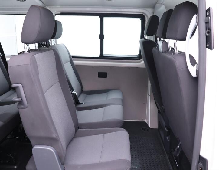 Volkswagen Transporter 12