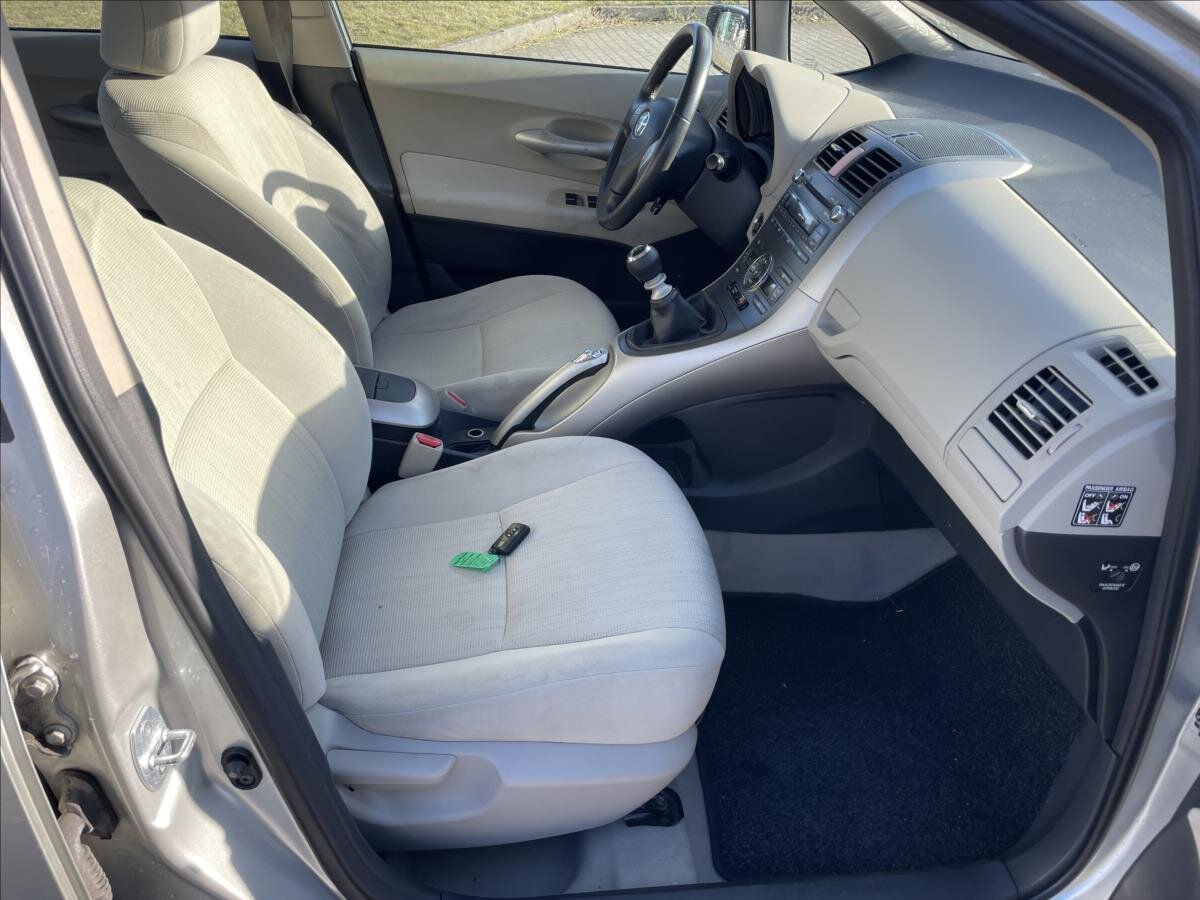 Toyota Auris Hatchback 2,0 l 93 kw