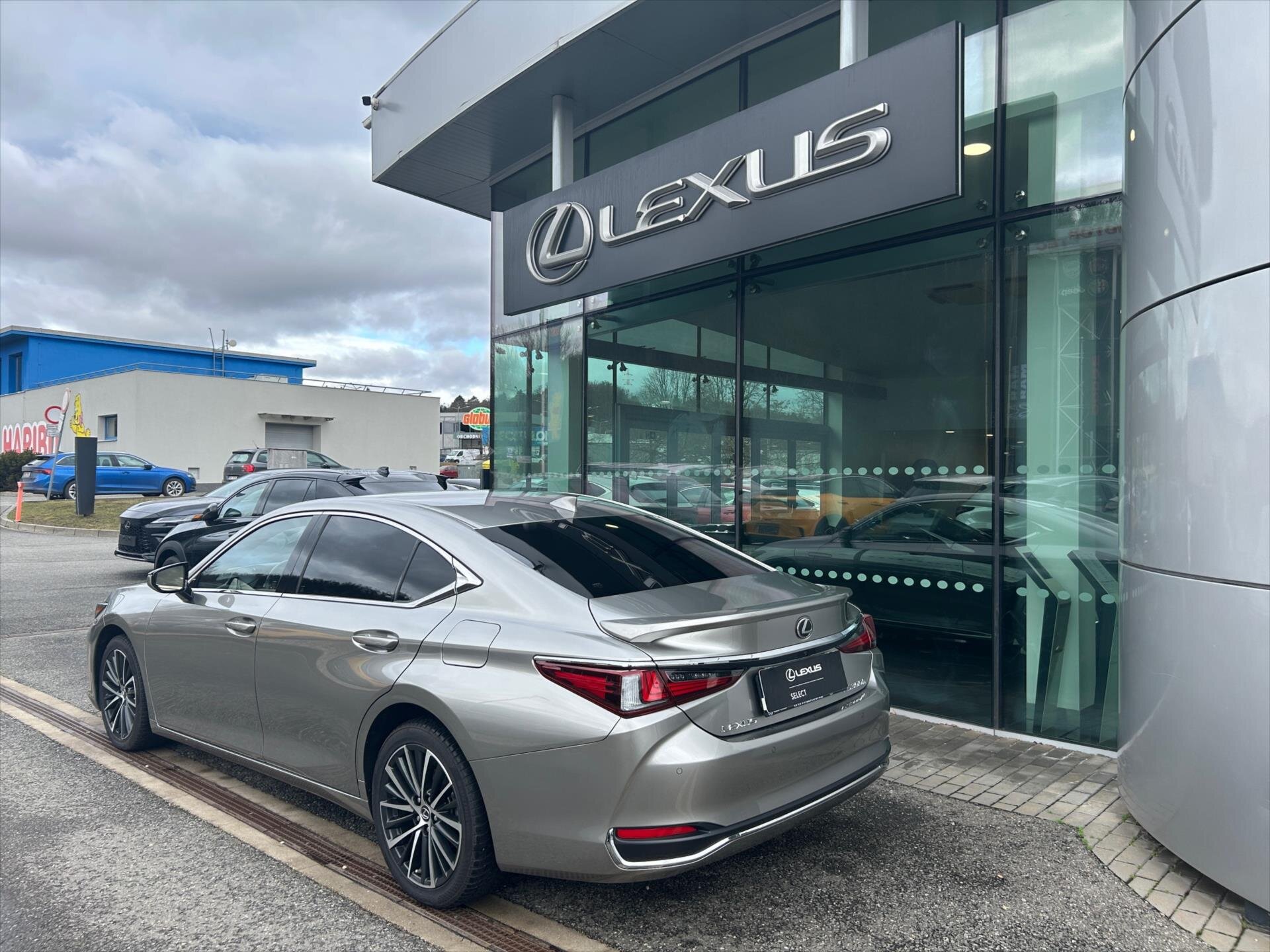 Lexus ES 300h Sedan 2,5 l 160 kw