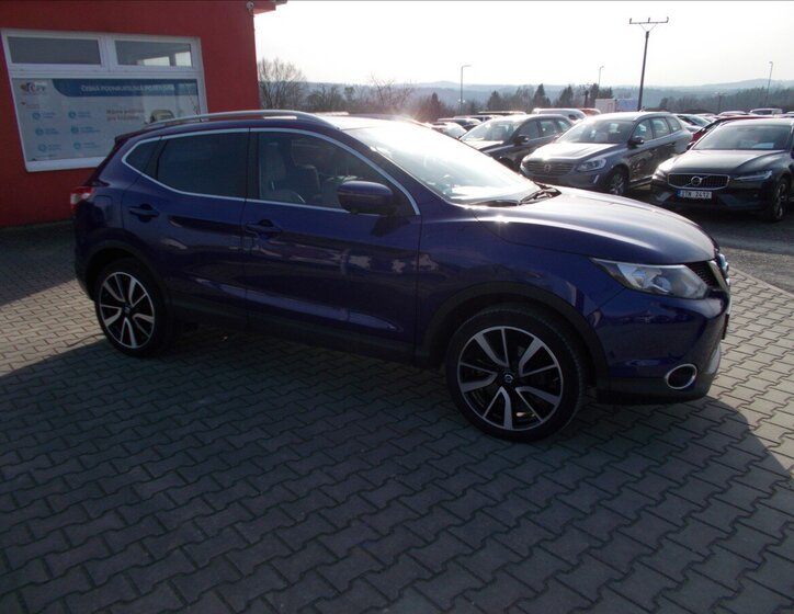 Nissan Qashqai SUV / Terénní 1,6 l 120 kw